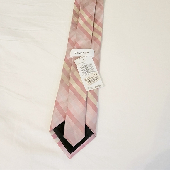 Calvin Klein Men's 100% Silk Neck Tie Brand New with Tags - Picture 4 of 7